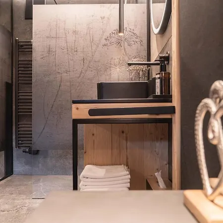 Reinstadler アパートホテル 3*