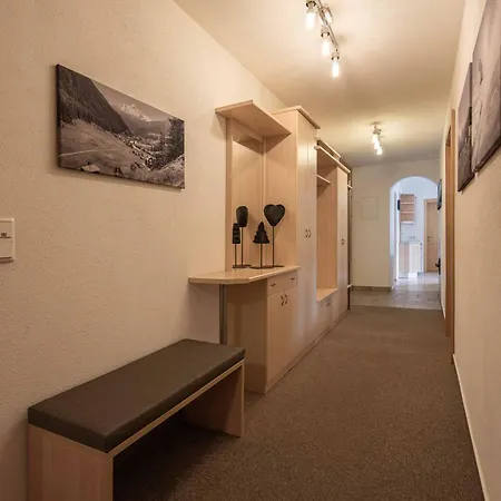 Reinstadler Hotel apartamentowy 3*